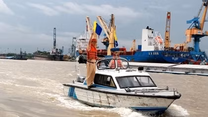 Waterway police launch campaign to handle violations of traffic safety regulations