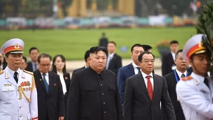 DPRK Chairman Kim Jong-un leaves Hanoi