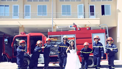 The unique wedding album of a firefighter