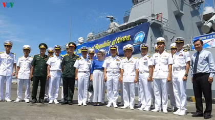 RoK naval ships visit Da Nang