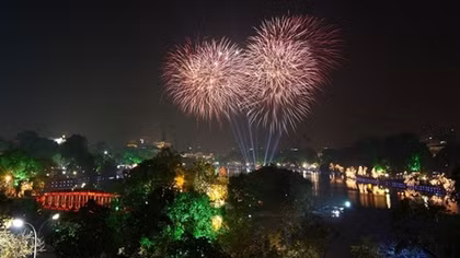 Hanoi plans 30 fireworks displays for Lunar New Year 2020