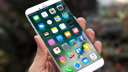 95 percent of Hanoi households expected to use smartphones in 2025