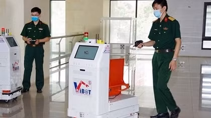 Military-developed robot sent to Bac Giang to support COVID-19 fight