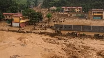 11 houses damaged and roads blocked in Yen Bai floods