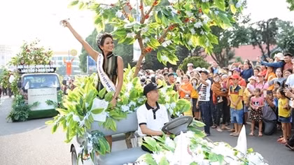 Buon Ma Thuot Coffee Festival kicks off with amazing street carnival