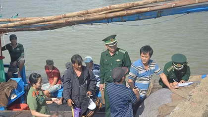 Vietnam rescues 2 distressed Filipinos at sea