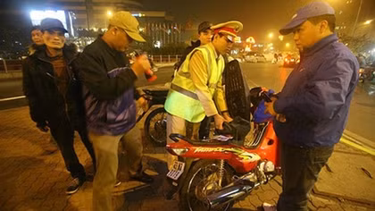 More 141-police-taskforce groups deployed to ensure security in Hanoi
