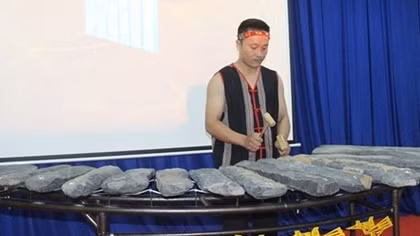 Binh Phuoc announces 3,000 year-old lithophone as national treasure 