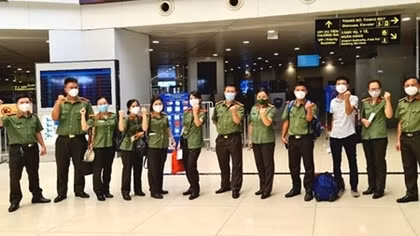 More public security health workers join COVID-19 fight in HCMC