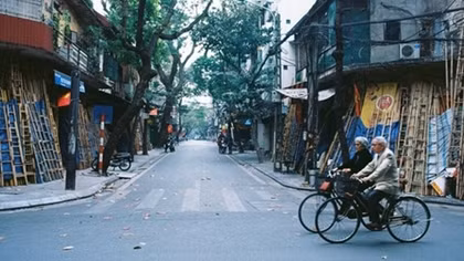 Photo exhibition celebrating liberation day opens today in Hanoi