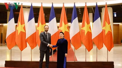Top legislator: Vietnam treasures relations with France