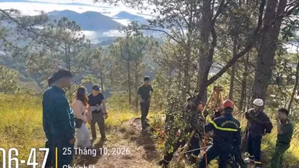 Foreign tourist rescued after falling into 10-metre-deep hole in Da Lat