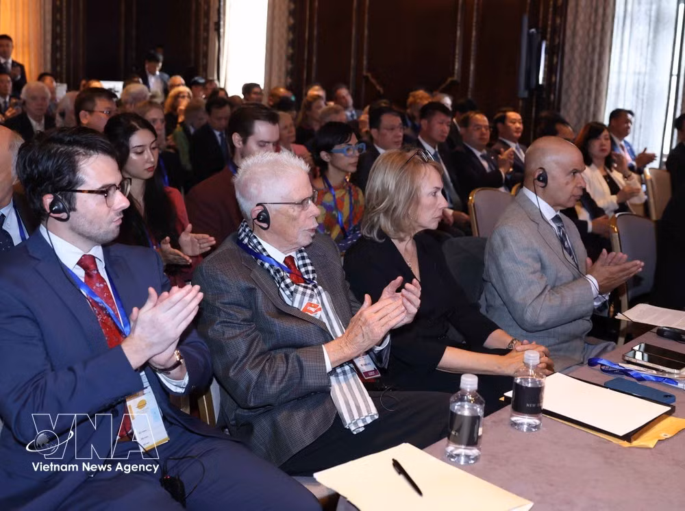 At the meeting between General Secretary of the Communist Party of Vietnam (CPV) Central Committee and President To Lam and American friends in New York on the afternoon of September 21 (local time). (Photo: VNA)