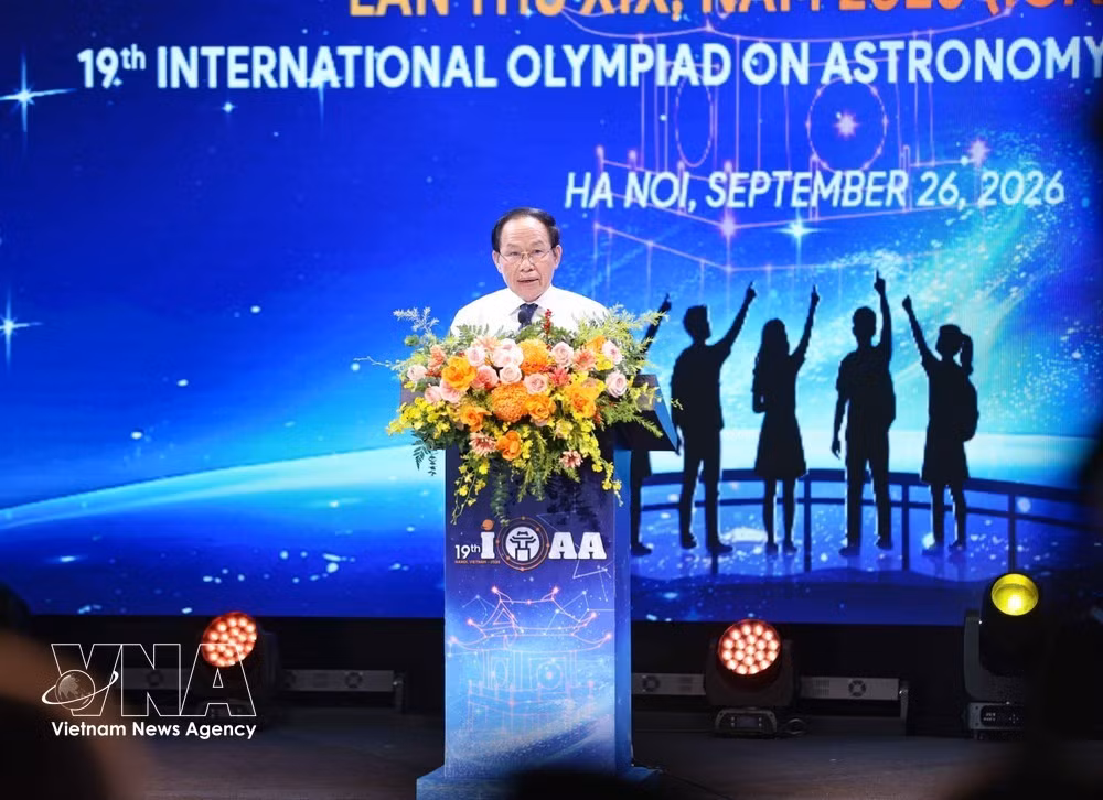Deputy Prime Minister Le Tien Chau speaks at the event. (Photo: VNA)