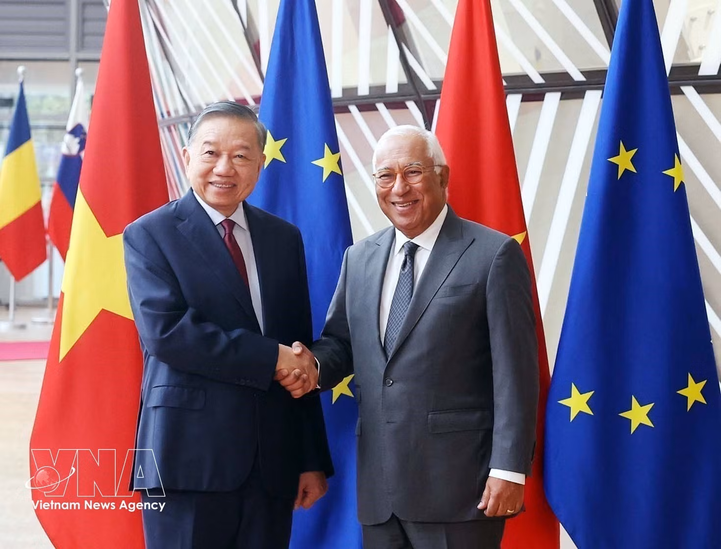 General Secretary of the Communist Party of Vietnam Central Committee and President To Lam (L) and European Council President António Costa (VNA)