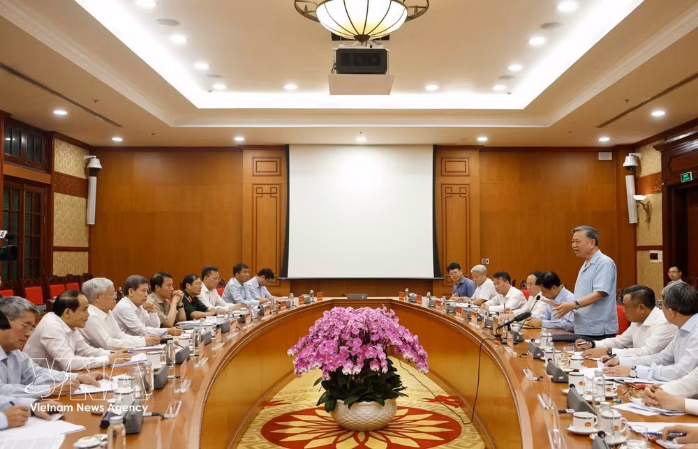 Party General Secretary and State President To Lam chairs the working session with the Standing Board of the Government Inspectorate's Party Committee and its leaders in Hanoi on July 27, 2026. (Photo: VNA)