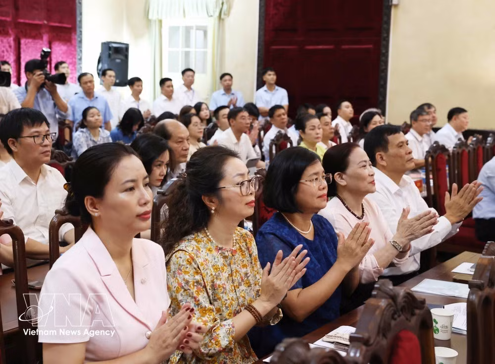 Hanoi's voters at the meeting with General Secretary of the Communist Party of Vietnam Central Committee and President To Lam on September 27. (Photo: VNA)