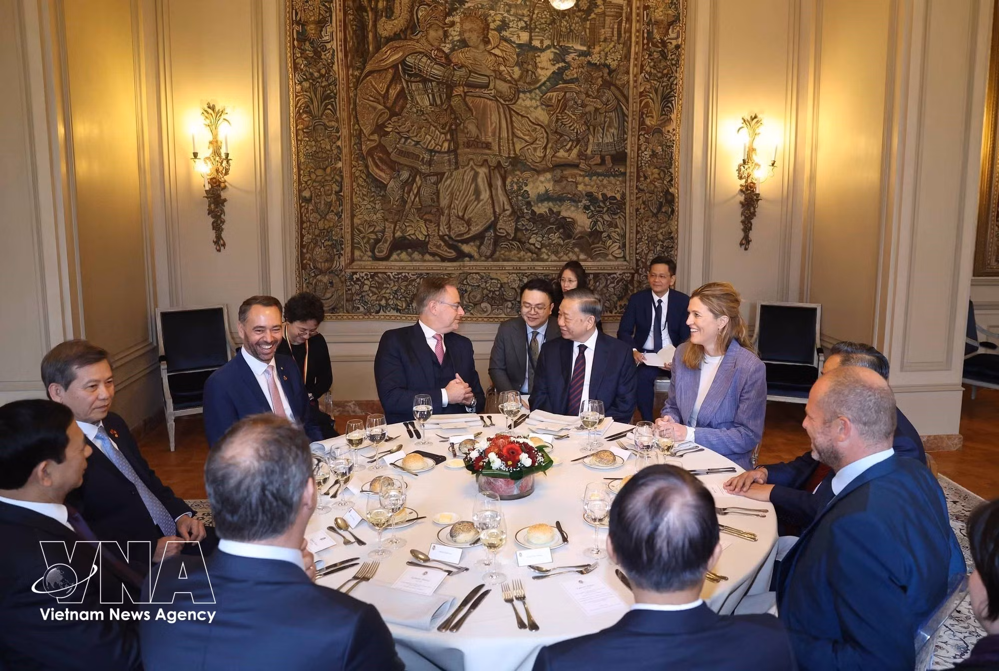 General Secretary of the Communist Party of Vietnam Central Committee and President To Lam holds talks with and attends a banquet hosted by Belgian Prime Minister Bart De Wever in Brussels on October 23, 2026. (Photo: VNA)