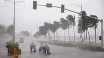US aids central Vietnam $100,000 to cope with floods