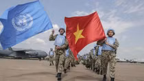 History-making Vietnamese medical staff receive medals for outstanding service