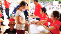 Tra Vinh province: Over 800 kids receive free cardiovascular examination