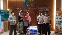 Donation of 500 tests of COVID-19 from Vietnam to Indonesia