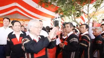 Party, State leader attends solidarity festival in Dak Lak province