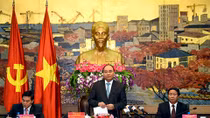 PM works with Hai Phong local leaders