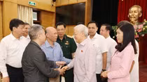 Top leader meets Hanoi voters ahead of NA’s 10th session