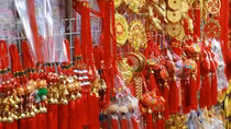 Tet holiday creates cheerful atmosphere in Hanoi's Old Quarter
