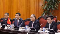 PM Nguyen Xuan Phuc hosts Lao Front leader