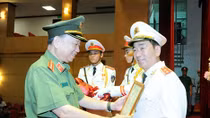 Public Security Deputy Minister Tran Quoc To promoted to Lieutenant General