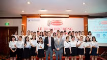 Acecook Vietnam presents scholarships to needy students 