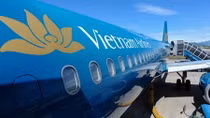 All commercial flights to Vietnam be suspended, says PM