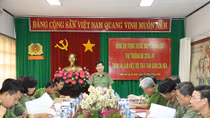 Deputy Minister Nguyen Van Son works with Chi Hoa Detention Center 