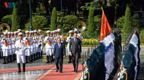 French PM Edouard Philippe warmly welcomed in Vietnam