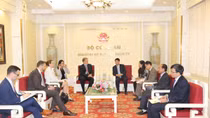 Deputy Minister Bui Van Nam receives US Deputy Assistant Secretary of State 