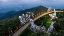 Golden Bridge in Da Nang reopens after social distancing 