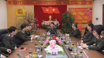 MPS leaders visit police units ahead of Lunar New Year