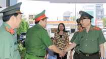 Minister To Lam works with An Giang police