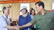 Deputy Minister Le Tan Toi meets voters in Bac Lieu