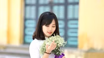 Female students of PSA look wonderful in Vietnamese traditional dress 