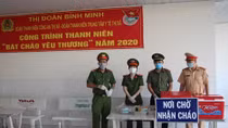 Police officers offer free porridge to poor patients in Binh Minh town
