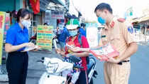 Young Binh Duong police officers carry social activities to welcome Youth Month