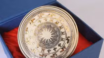 Vietnam presents special souvenirs to international reporters at Trump-Kim Summit