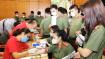 Hundreds of officers and soldiers of Department of Finance and Planning voluntarily donate blood