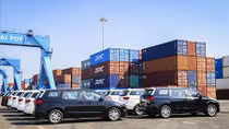 THACO exports 80 Kia Grand Carnival cars to Thailand