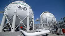 Vietnam to start importing natural gas in 2021