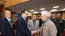 Party chief, President meets Hanoi voters