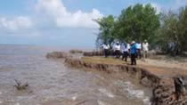 Floods worldwide could double due to climate change